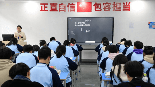 在嚴(yán)峻的就業(yè)環(huán)境中，為什么職校生